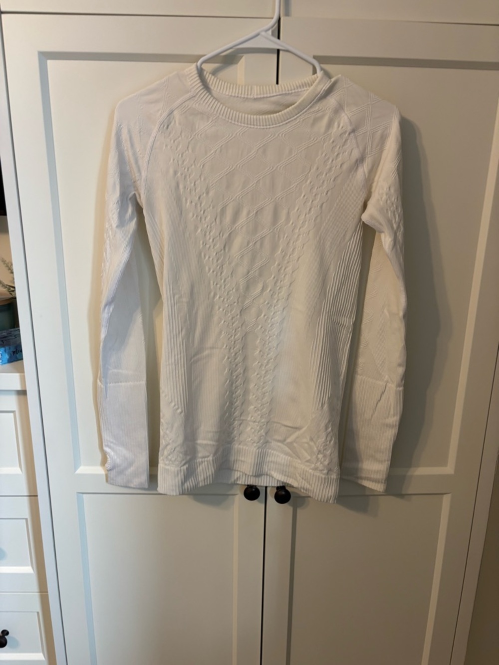 Lululemon White Textured Long Sleeve Top (Thumbholes) - Picture 9 of 9